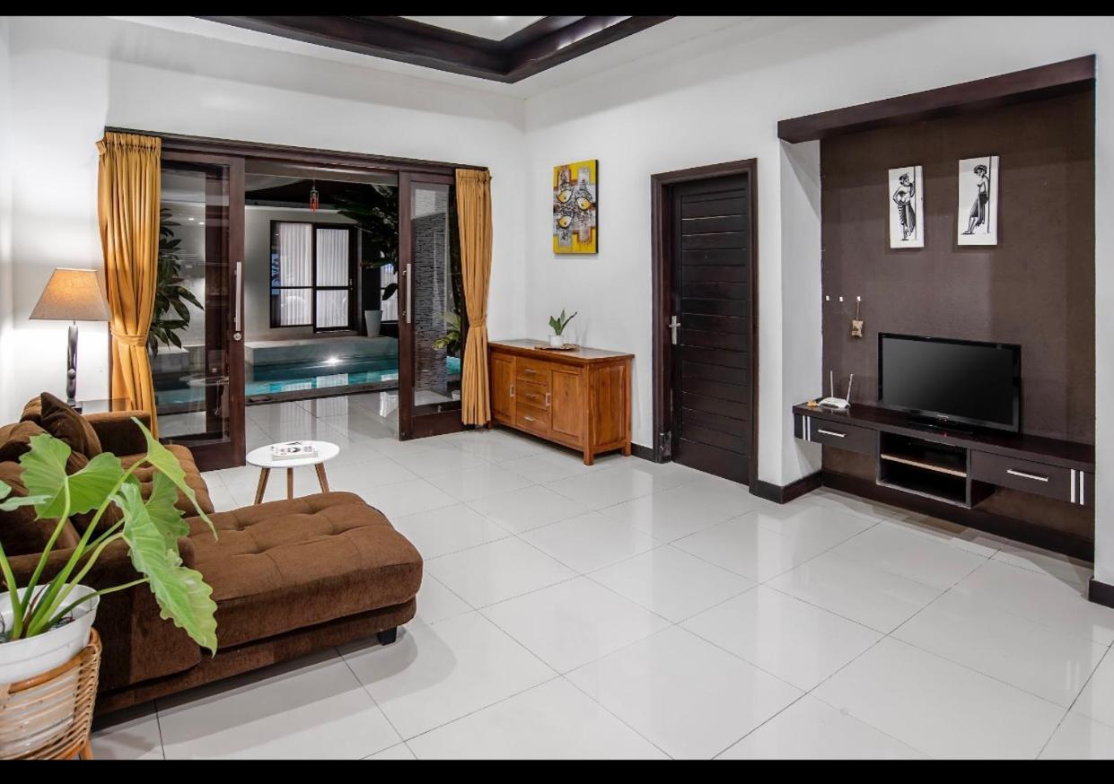 Pondok Arya Kuta Villas By Kamara Εξωτερικό φωτογραφία